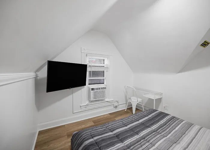 Shadyside, !h Modern And Bright Private Bedroom With Shared Bathroom Homestay Pittsburgh