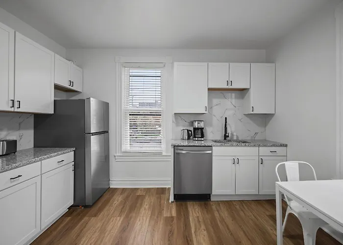 Shadyside, !h Modern And Bright Private Bedroom With Shared Bathroom Homestay Pittsburgh