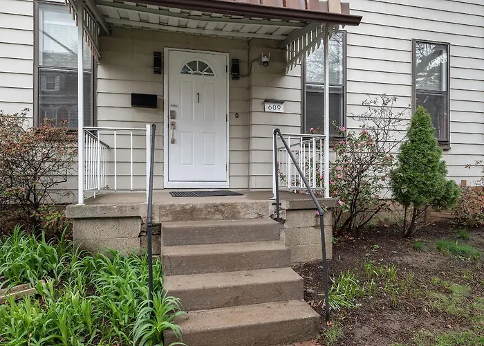 Shadyside, !h Modern And Bright Private Bedroom With Shared Bathroom Homestay Pittsburgh